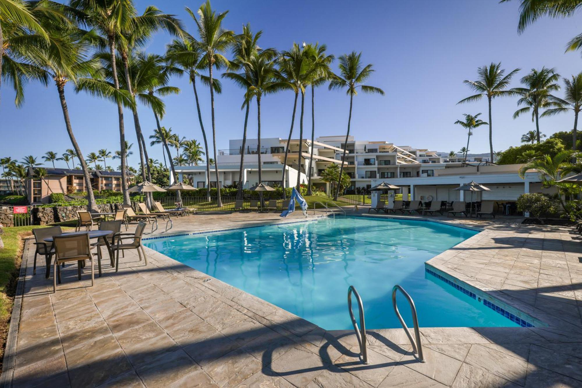 Royal Sea Cliff Kona By Outrigger *