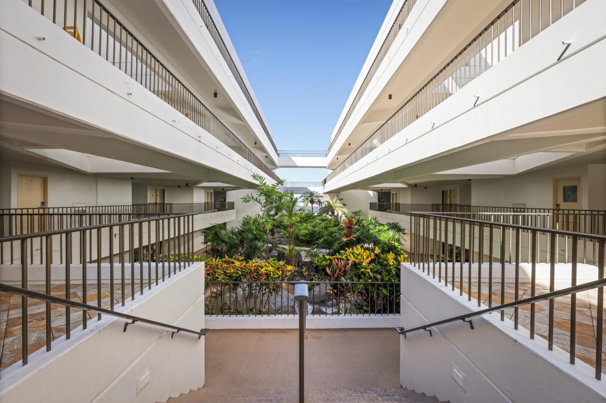Royal Sea Cliff Kona By Outrigger *
